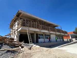 Primarias y secundaria de Corregidora se modernizan: nuevas aulas, baños y espacios educativos