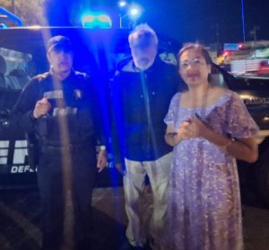 Localizan a adulto mayor perdido en la Terminal de Autobuses de la capital y lo reúnen con su familia