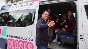 Transporte escolar gratuito beneficia a alumnos de nivel medio y superior en Corregidora