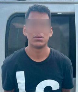 Detienen a hombre con drogas y arma blanca en operativo previo al juego Querétaro vs Chivas