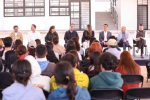 Con una inversión de 3.5 millones entregan barda perimetral en escuela de bachilleres de la UAQ en Charco Blanco