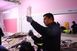 Hombre resulta gravemente lesionado tras ataque con arma punzocortante en un negocio del Centro Histórico de Querétaro