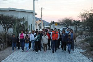 Inaugura Gaspar Trueba urbanización de calle en La Carbonera, Colón