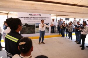 Entrega Luis Nava rehabilitación de acceso en Jardines de la Presa, Jalpan; colocan concreto, drenaje pluvial y muro con inversión de 4.5 mdp