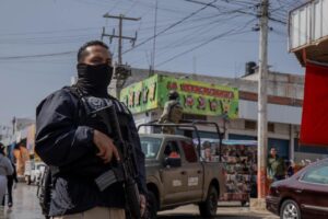 Buscan orden en la central de abastos tras riñas y disputas, refuerzan vigilancia, exigen credencialización y advierten acciones legales si no se garantiza la seguridad interna