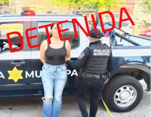Detienen a mujer por intentar sustraer ropa con valor de 2 mil pesos sin pagar en una tienda de Querétaro