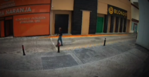 Vandalizan oficinas de Movimiento Ciudadano en Querétaro; sujeto provoca incendio en la fachada y es detenido